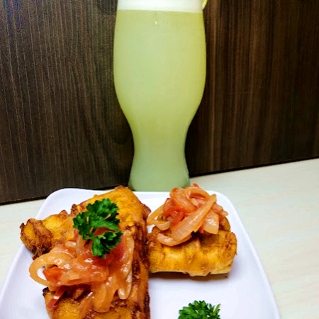 Patacones con Hogao + Limonada
