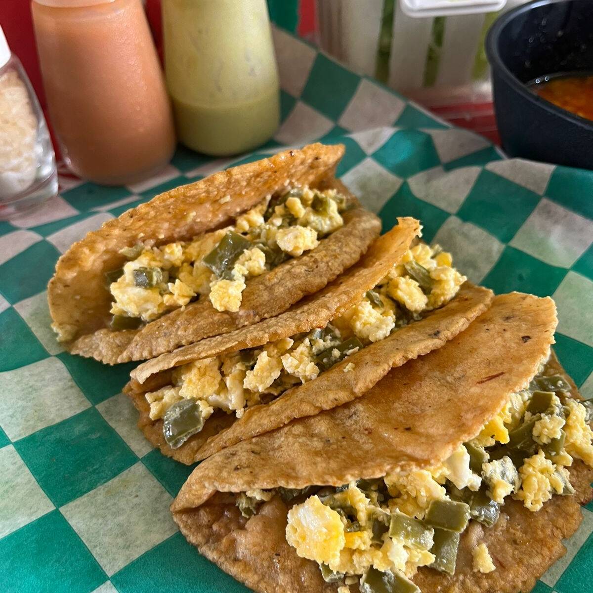 Taco de Huevo con Nopales