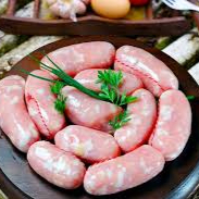 Bandeja contendo 500g (aproximadamente) de linguiça tipo toscana frimesa .