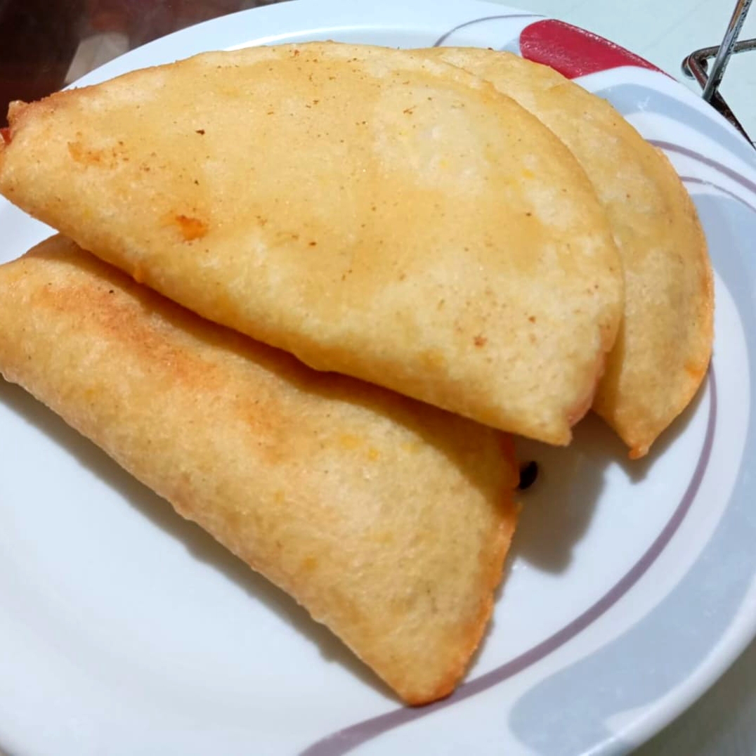 Empanada Jumbo Doble Relleno Queso y Tocineta