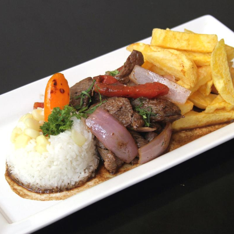 LOMO SALTADO + BEBIDA DE 500 ML.