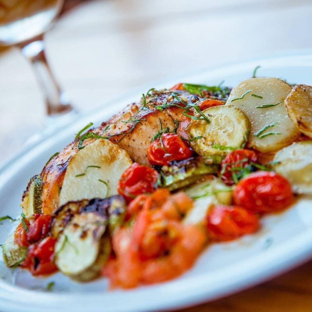 Salmón al Horno con Verduras
