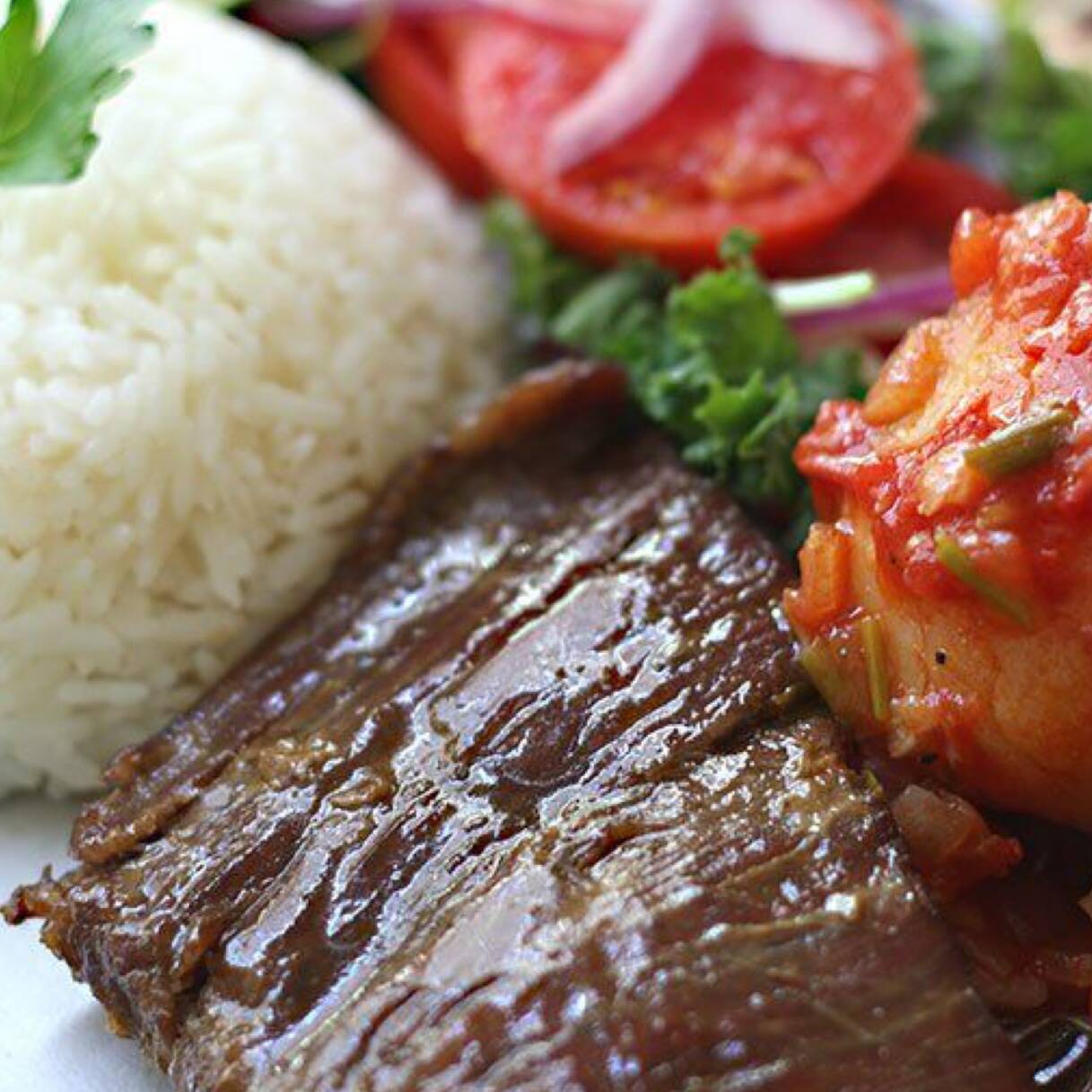 Sobrebarriga Dorada con Papas Chorreadas