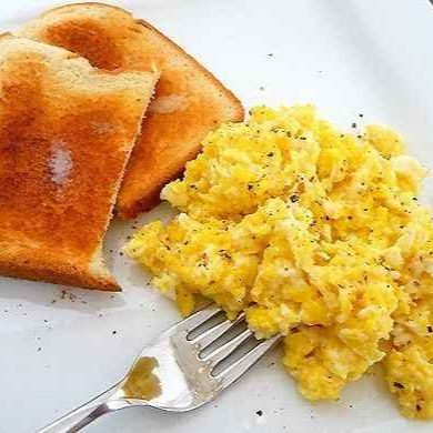 Huevos con Pan Tajado