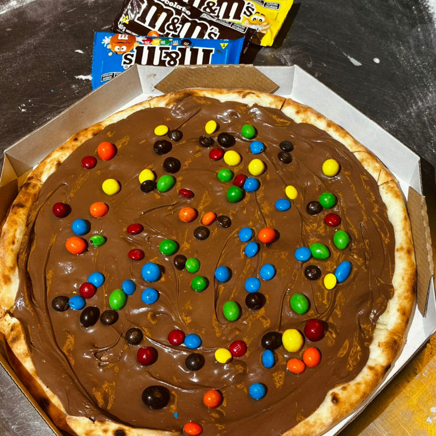 m&ms, chocolate e leite condensado