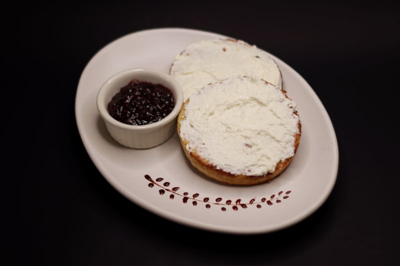 Bisquet mermelada de fresa.