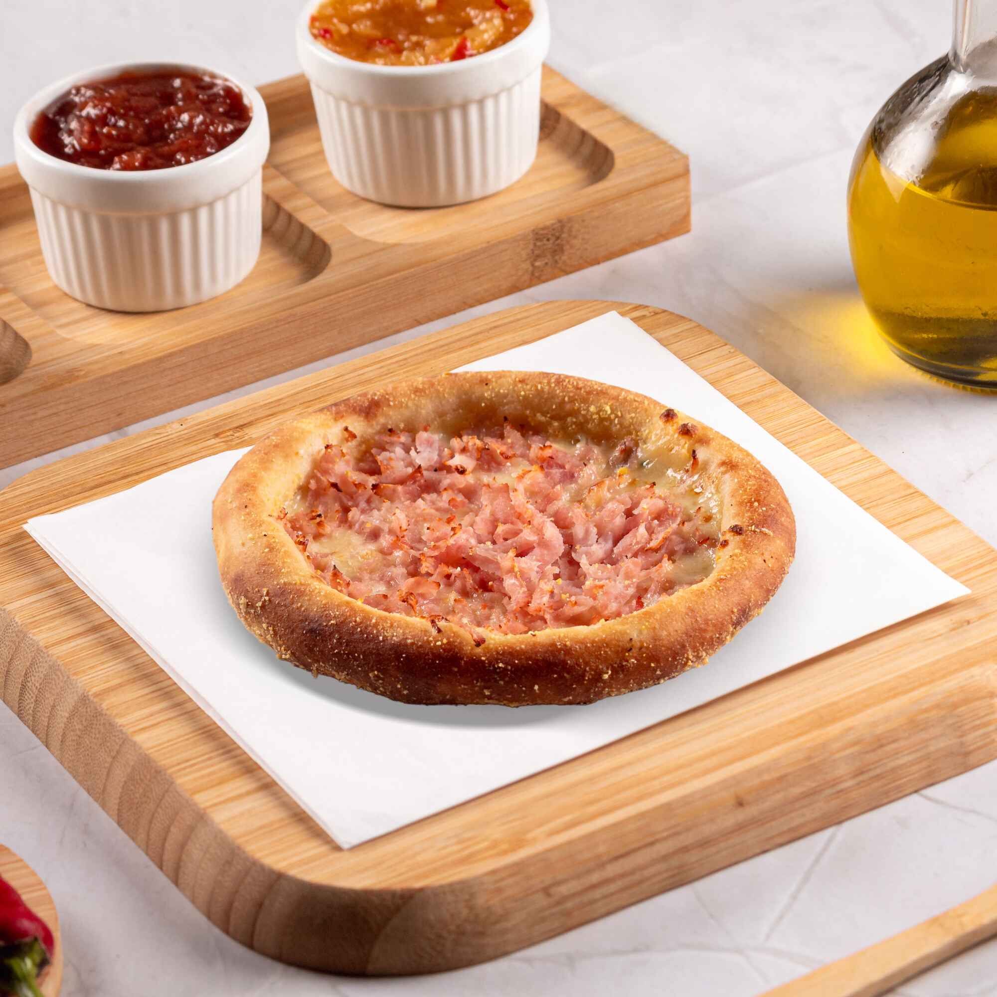 Recheada com presunto moído e muçarela, uma combinação clássica e irresistível.