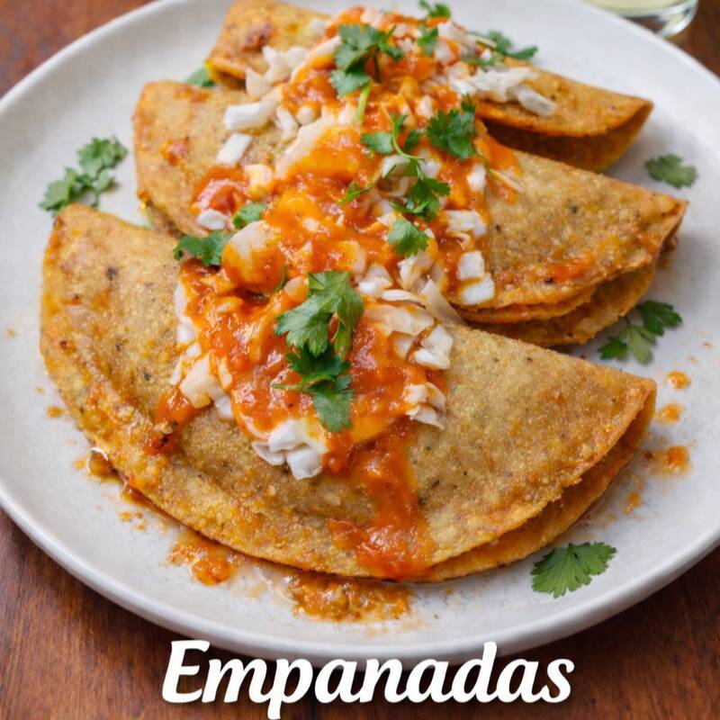Empanada Rellena de Queso con Champiñon