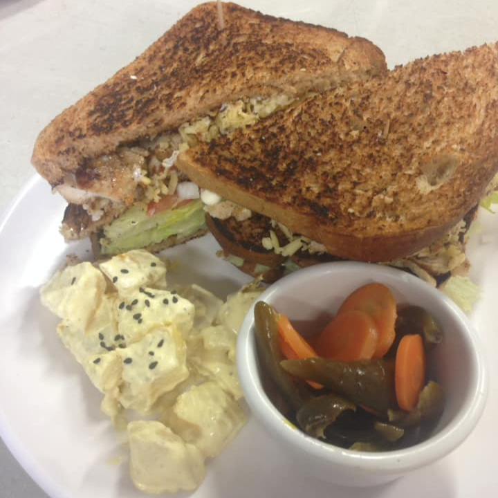 Combo Club Sándwich + Bebida
