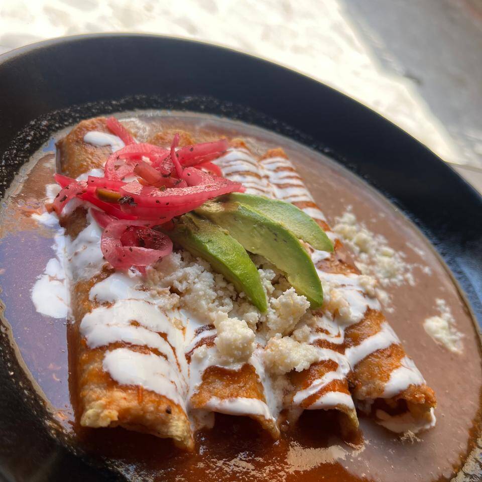 Enchiladas con Queso