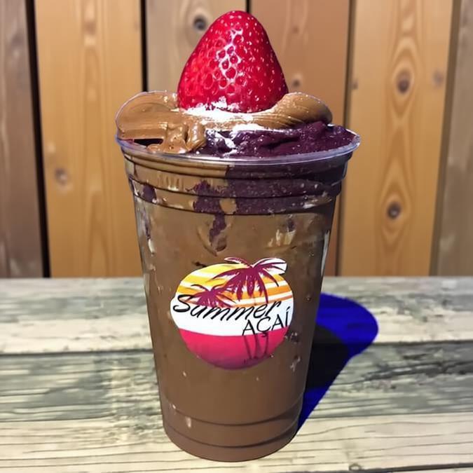 Açai,creme de avelã,leite em pó, leite condessado ,morango