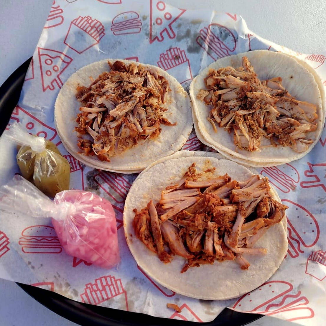 3 Tacos de Cochinita