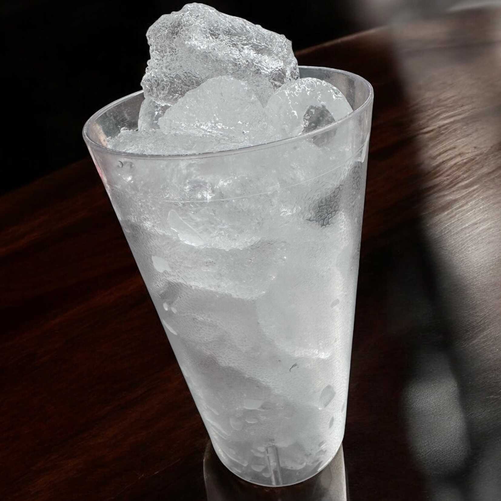 Vaso con hielo grande