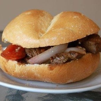 LOMITO SALTADO CON PAN