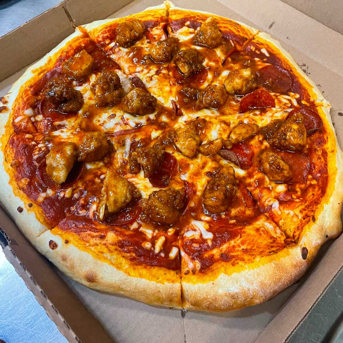 Pizza & Boneless