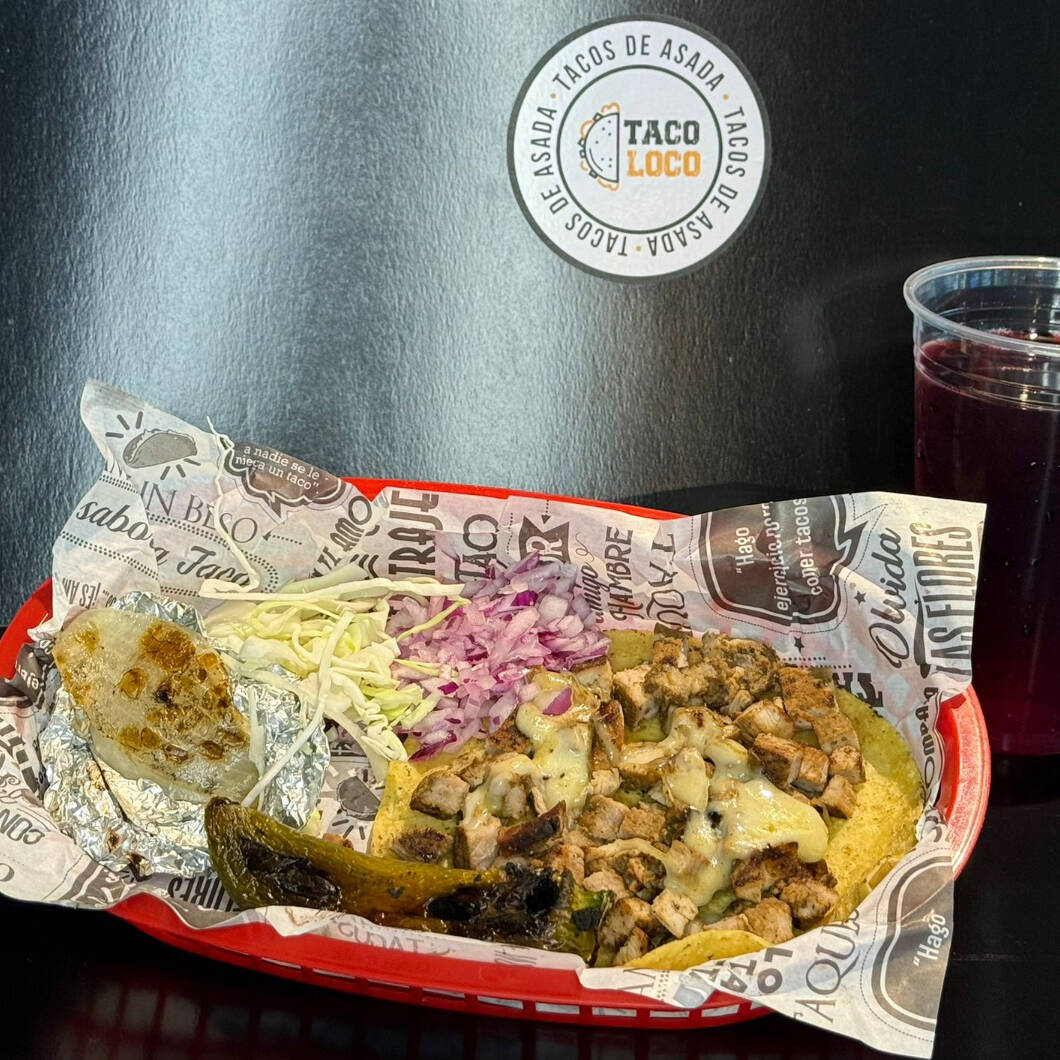 Taco de Asada con Queso en Maíz