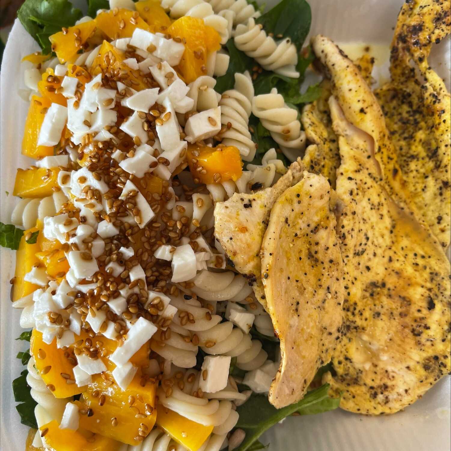 Pechuga Asada con Ensalada Chica