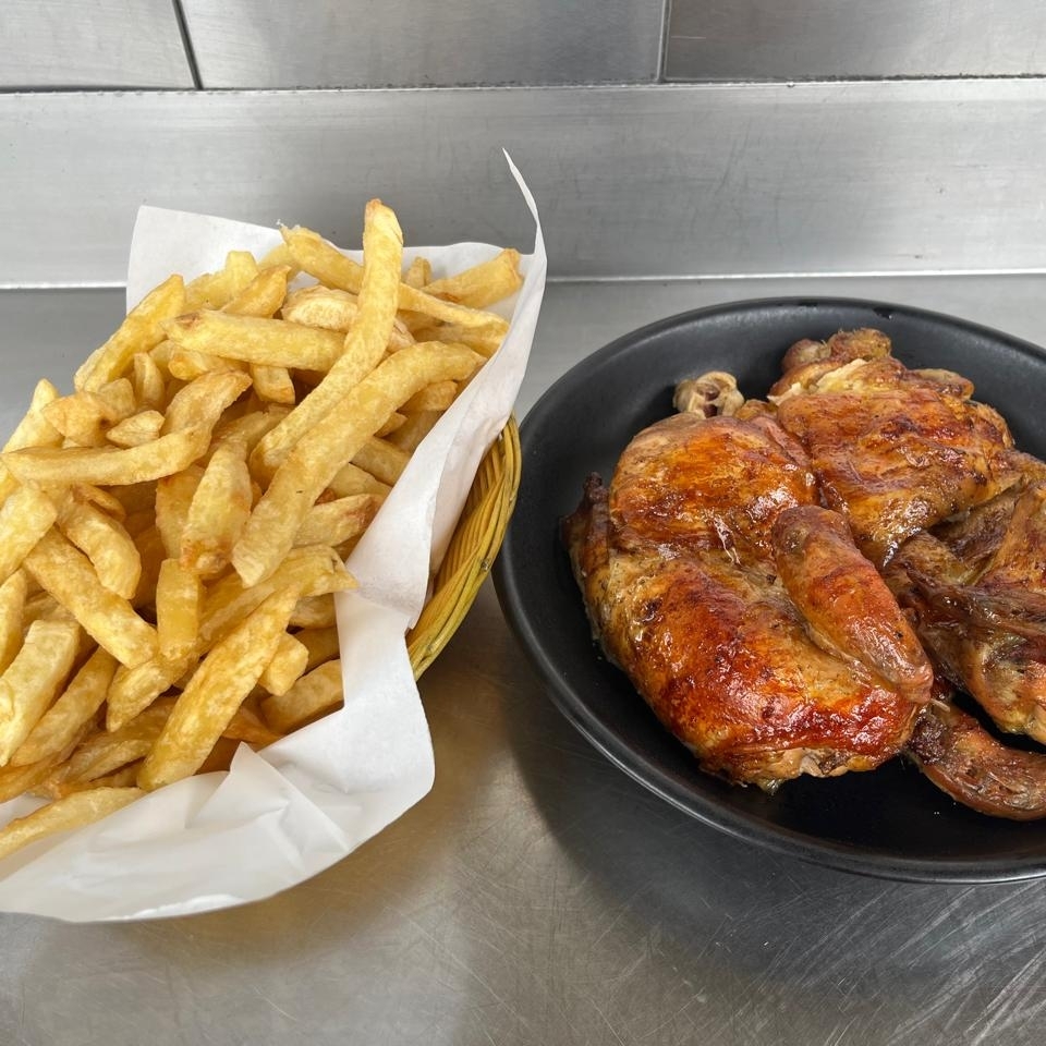 1 Pollo a la Brasa con Papas
