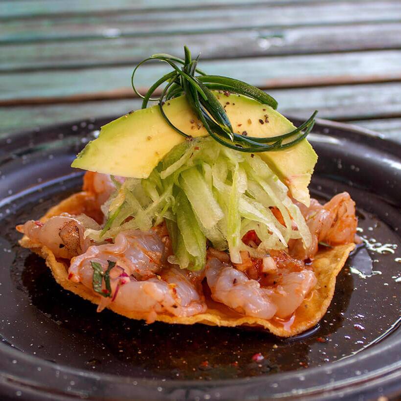 Tostada de Aguachile Rojo