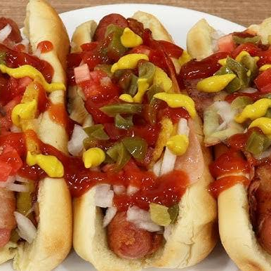 3 Hot Dogs