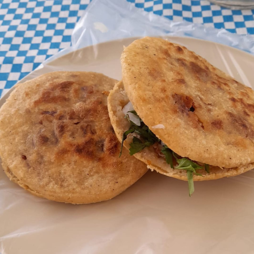 Gorditas de chicharron prensado (orden de 3)