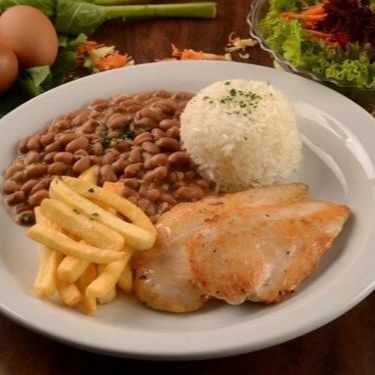 Arroz feijao carioca e batata frita