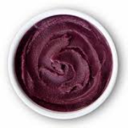 Açaí refrescante e nutritivo, perfeito para um lanche rápido, com vários complementos grátis de sua escolha, não inclui frutas.