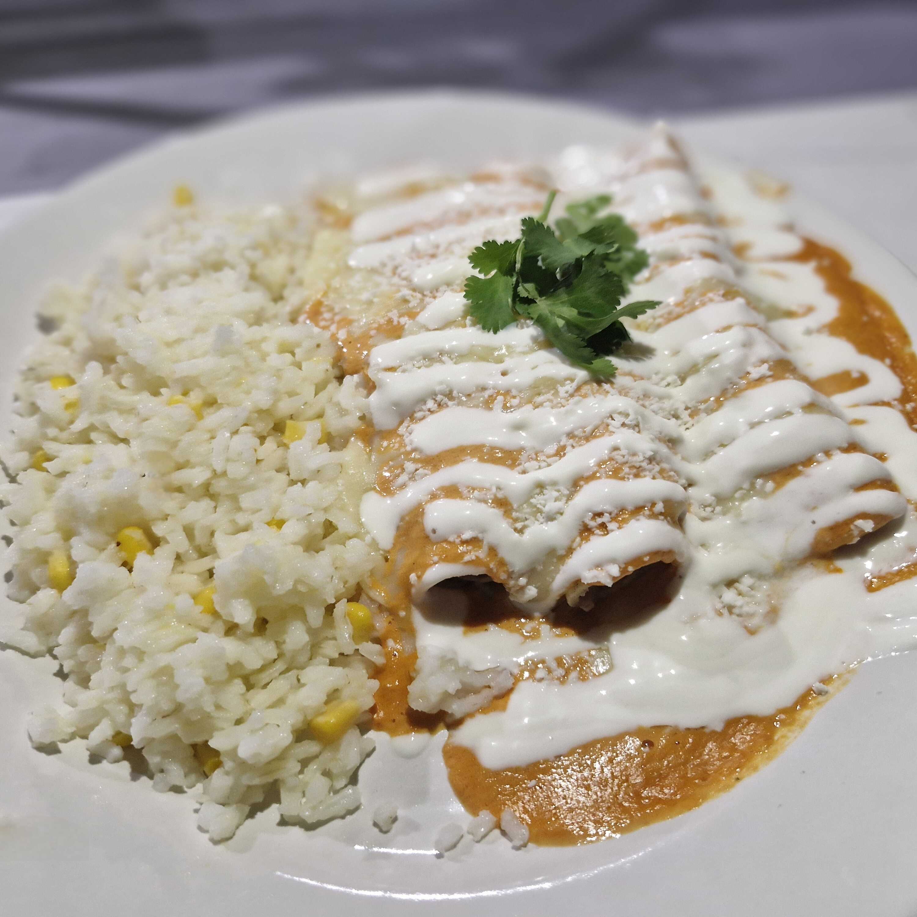 Orden De Enchiladas Suizas De Pollo (3 Piezas)