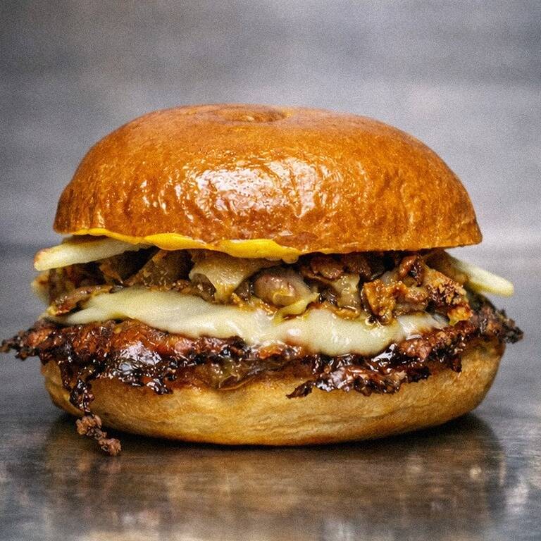 Burger Birria con Papas