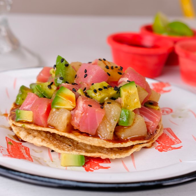 Tostada de Atún Fresco 2pza