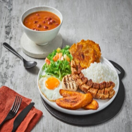 Frijoles Antioqueños chicharrón