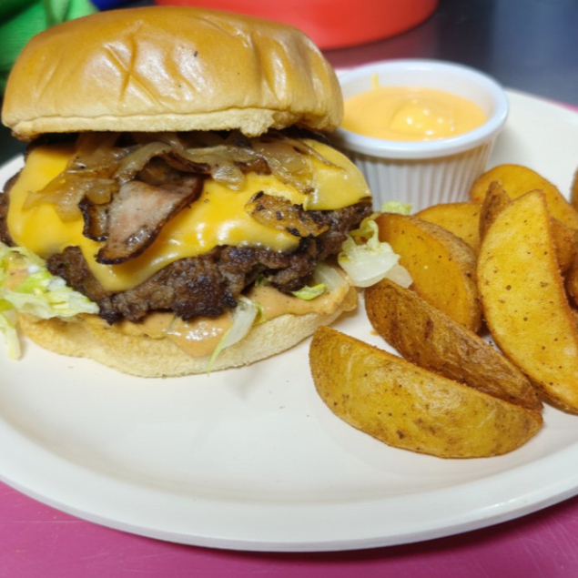 CHEL Burger + Papas Gajo