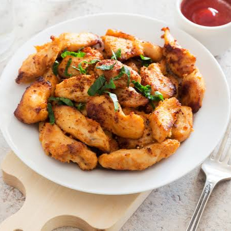 Deliciosa , temperada ao ponto, saborosa e gelada isca de Peito de frango. Acompanha: Feijão Preto ou Mulato, Arroz, Macarrão, farofa, salada e acompanhamento da sua preferência.