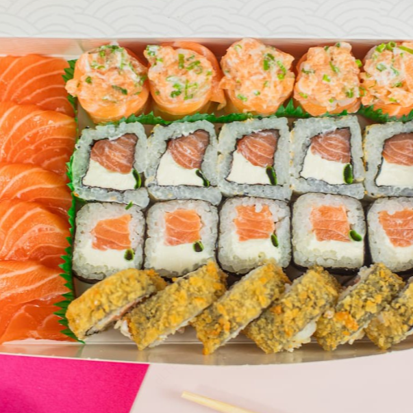 5 Sashimis de salmão fresco, 5 Joy salmão Filadélfia, 5 Maki Filadélfia, 5 Uramaki Filadélfia e 6 Hots crocantes Filadélfia!