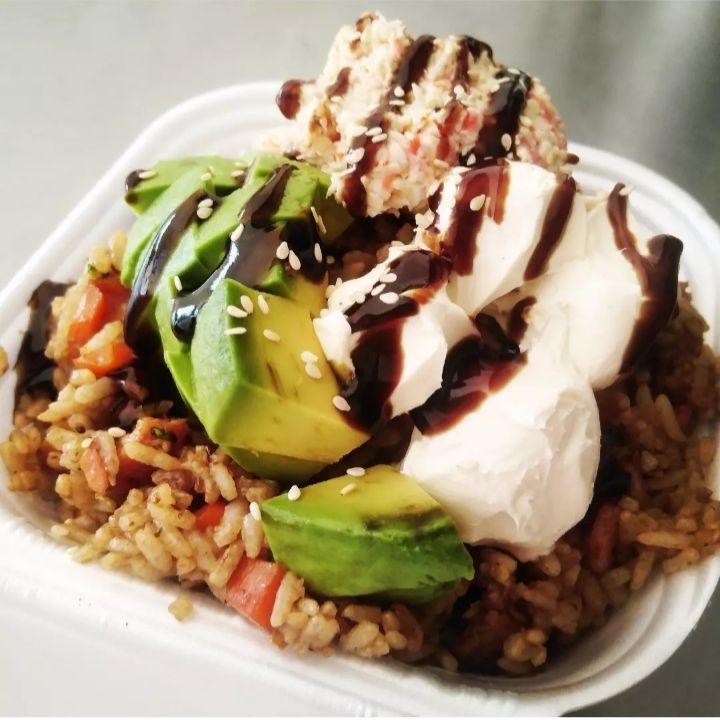 Yakimeshi de Salmon