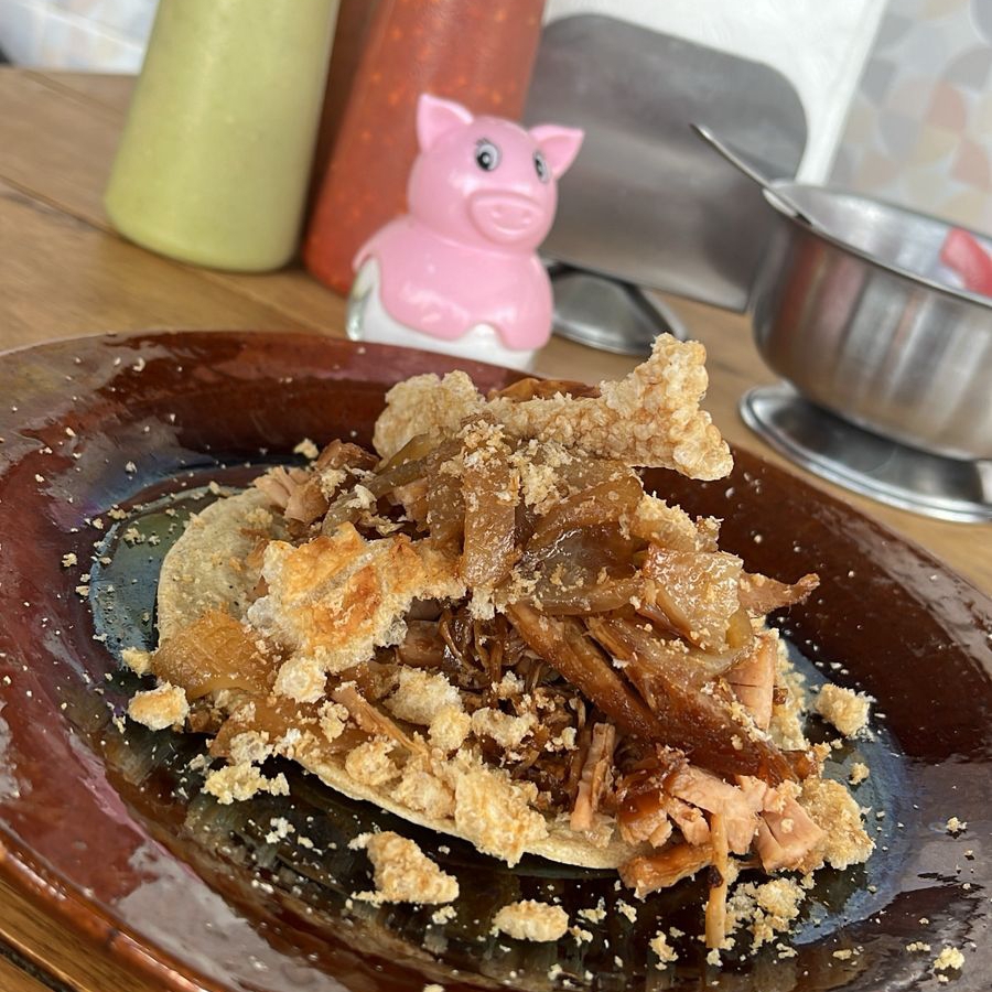 Taco con Chicharrón
