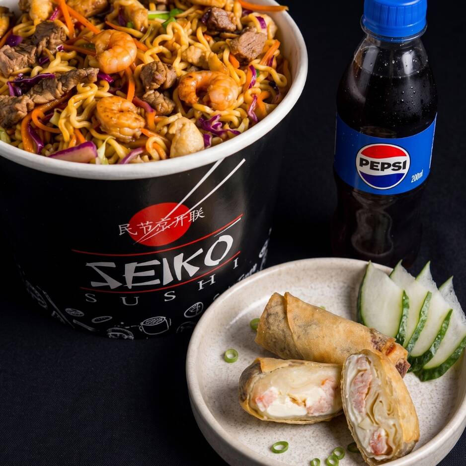 1 Harumaki + 1 yakisoba 300g + 1 refri 200ml