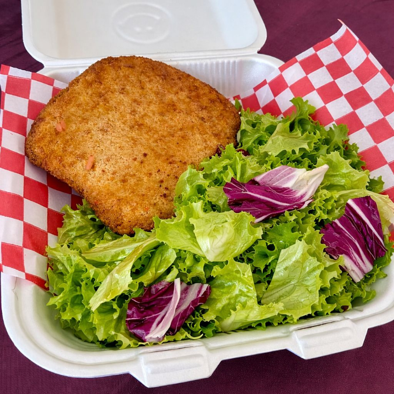 MILANESA DE POLLO CON ENSALADA🔥