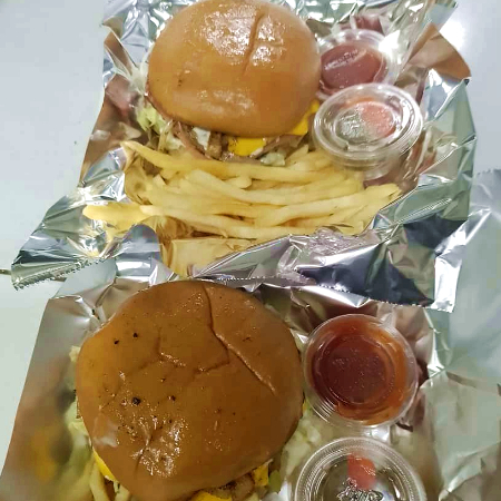 COMBO HAMBURGUESAS + AGUA DE JAMAICA