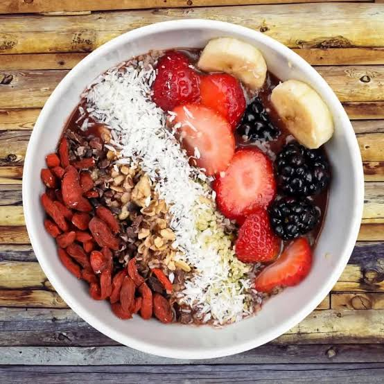Bowl de Fruta de Temporada con Cereales