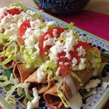 Tacos Dorados de Pollo