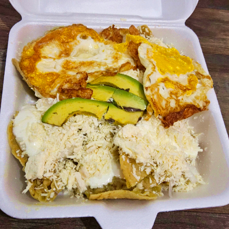 Chilaquiles Verdes con Huevo