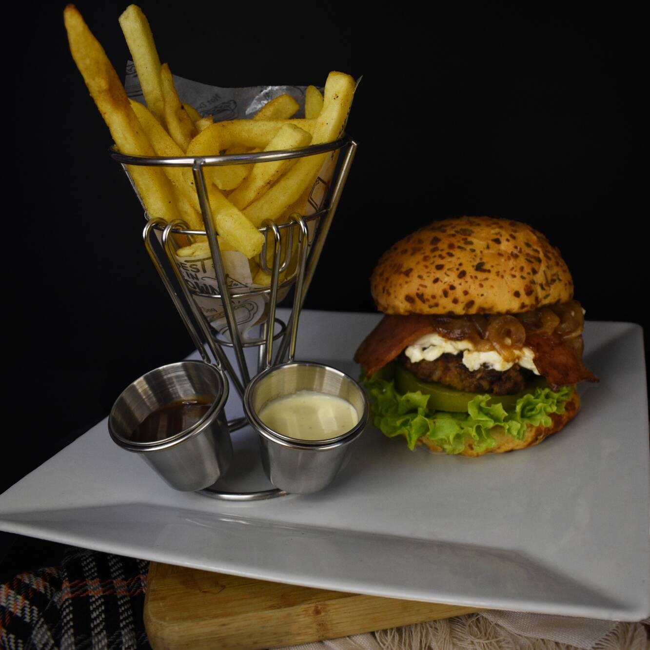 Combo 2: Hamburguesa Artesanal Sabor Tocineta
