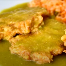 Tortas de Pollo en Salsa Verde.
