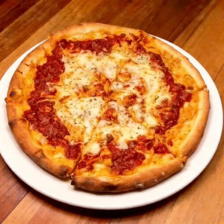 Pizza Com Os Melhores Produtos Do Mercado Frango, Molho A Bolonhesa, Mussarela E Orégano