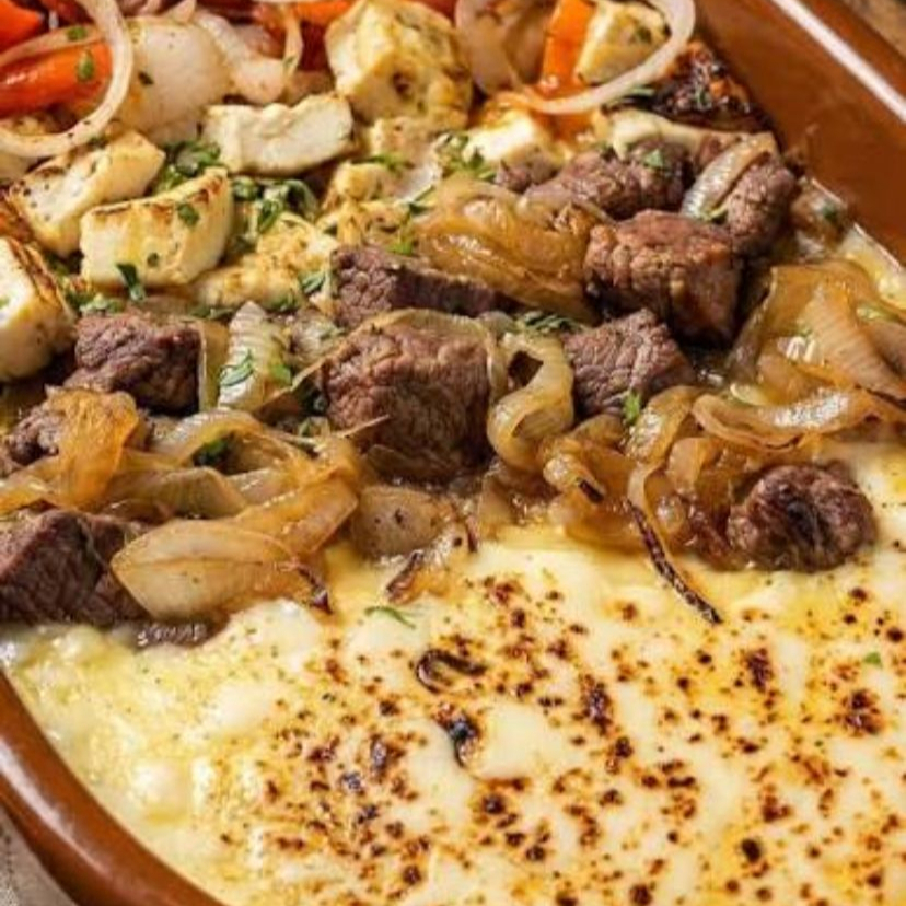 cremoso, saboroso e irresistível - feito com pirão molhadinho, carne, frango, calabresa e salada. quem busca conforto e qualidade em cada colherada.