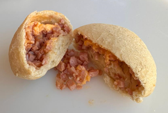 Kolache Tocino con queso