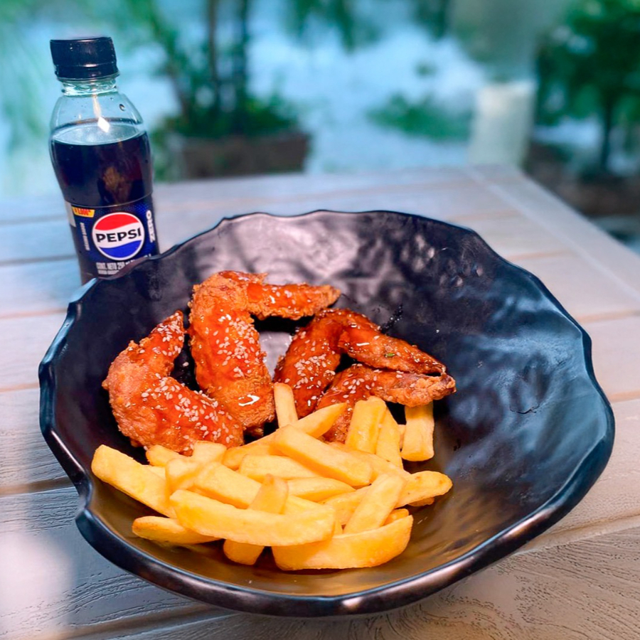 Alitas a la naranja + papas + bebida