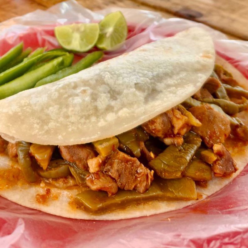 Taco de Pierna con Nopal