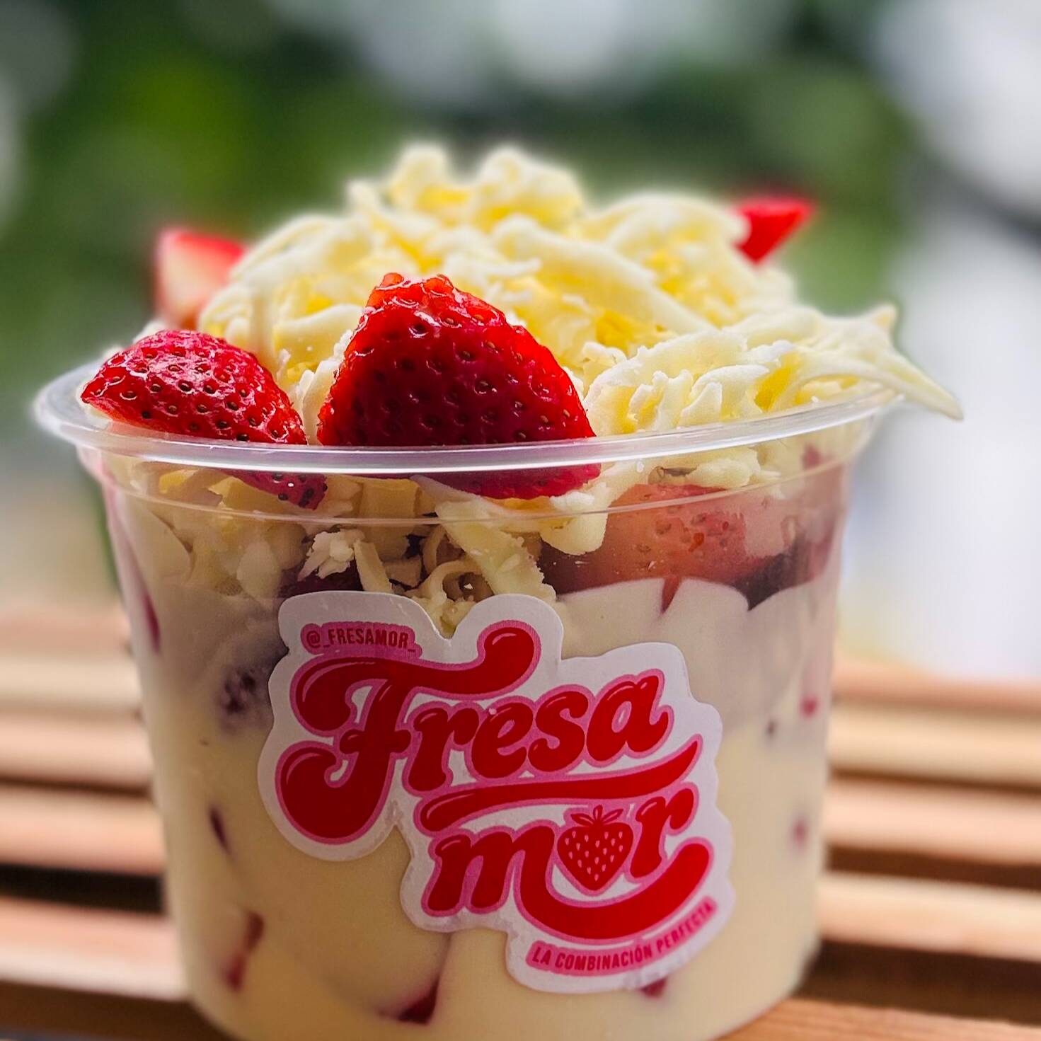 16 Oz Fresas Classic con Queso
